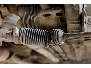 Рульова рейка: як зрозуміти, що механізм потребує ремонту або заміни