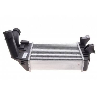 Радіатор інтеркулера Opel Zafira B / Опель Зафіра Б 1.7CDTI 2005–2015 30307 NRF (Нідерланди)
