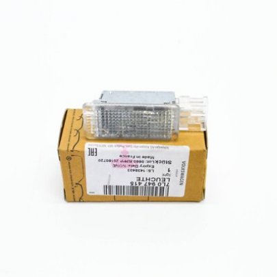 Фонарь подсветки салона / багажника Volkswagen Passat B6 / Фольксваген Пассат Б6 2005-2010 7L0947415 VAG (Германия)