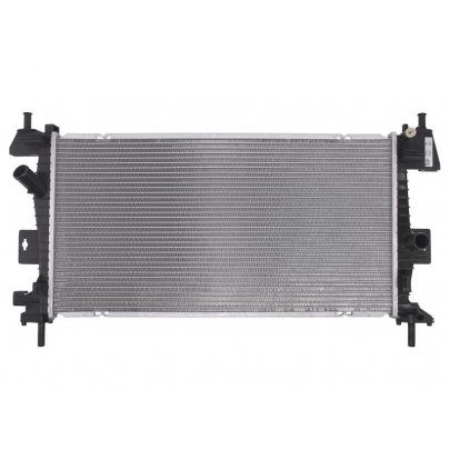Радиатор охлаждения (МКПП) Ford Focus 3 / Форд Фокус 3 2.0 (бензин) 2011-2018 69237 NISSENS (Дания)