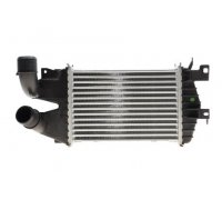 Радіатор інтеркулера Opel Zafira B / Опель Зафіра Б 1.9CDTI 2005–2015 818627 VALEO (Франція)