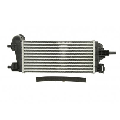 Радиатор интеркулера Ford Focus 3 / Форд Фокус 3 1.0 (бензин) 2011-2018 96490 NISSENS (Дания)
