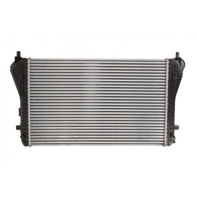 Радиатор интеркулера VW Caddy III 1.6TDI / 2.0TDI 10-15 96568 NISSENS (Дания)
