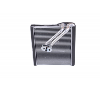Випарник кондиціонера (245х235х50) Volkswagen Passat B6 / Фольксваген Пассат Б6 2005-2010 92371 NISSENS (Данія)