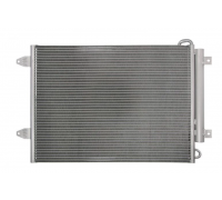 Радиатор кондиционера (с осушителем, 570x440x16) Volkswagen Passat B6 / Фольксваген Пассат Б6 1.6FSI 2005-2010 812749 VALEO (Франция)