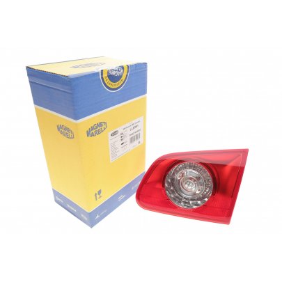 Фонарь задний правый (внутренний) Volkswagen Passat B6 / Фольксваген Пассат Б6 2005-2010 714027440803 MAGNETI MARELLI (Италия)