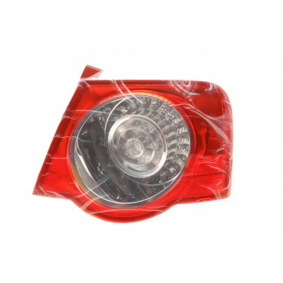 Фонарь задний правый (внешний) Volkswagen Passat B6 / Фольксваген Пассат Б6 2005-2010 714027570811 MAGNETI MARELLI (Италия)