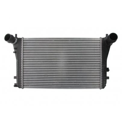 Радиатор интеркулера (400x615x32мм) Volkswagen Passat B6 / Фольксваген Пассат Б6 1.6TDI / 1.8TSI / 2.0TDI 2005-2010 96575 NISSENS (Дания)