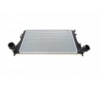 Радиатор интеркулера (400x615x32мм) Volkswagen Passat B6 / Фольксваген Пассат Б6 1.6TDI / 1.8TSI / 2.0TDI 2005-2010 CI208000P MAHLE (Австрия)