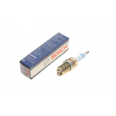 Свеча зажигания Volkswagen Tiguan / Фольксваген Тігуан 2.0 (бензин) 2007-2016 0242240627 BOSCH (Германия)