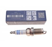 Свеча зажигания Volkswagen Tiguan / Фольксваген Тігуан 1.4 (бензин) 2007-2016 0242240665 BOSCH (Германия)