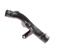 Патрубок интеркулера средний правый Volkswagen Tiguan / Фольксваген Тигуан 2.0TDI 2007-2016 A1711393 BOGAP (Германия)