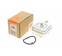 Радиатор масляный / теплообменник (56x92x92) Volkswagen Golf 5 / Фольксваген Гольф 5 1.6 (бензин) 2003-2009 31304 NRF (Нидерланды)