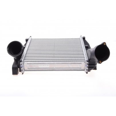 Радиатор интеркулера левый (50x277x290мм) Volkswagen Touareg 2 / Фольксваген Туарег 2 3.0 V6 TDI 2010-2018 30286 NRF (Нидерланды)