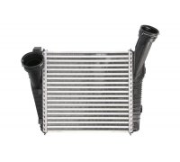 Радіатор інтеркулера правий (50x277x290мм) Volkswagen Touareg 2 / Фольксваген Туарег 2 3.0 V6 TDI 2010-2018 822947 VALEO (Франція)