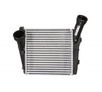 Радіатор інтеркулера правий (50x288x300мм) Volkswagen Touareg 2 / Фольксваген Туарег 2 3.0 V6 TDI 2010-2018 96611 NISSENS (Данія)