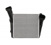 Радіатор інтеркулера лівий (50x288x300мм) Volkswagen Touareg 2 / Фольксваген Туарег 2 3.0 V6 TDI 2010-2018 CI141000P MAHLE (Австрія)