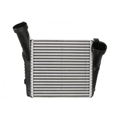 Радіатор інтеркулера лівий (50x288x300мм) Volkswagen Touareg 2 / Фольксваген Туарег 2 3.0 V6 TDI 2010-2018 CI141000P MAHLE (Австрія)