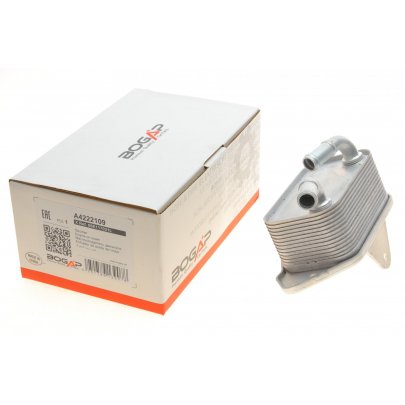 Радиатор масляный / теплообменник (79x141x61мм) Volkswagen Touareg 2 / Фольксваген Туарег 2 3.0 V6 TSI Hybrid 2010-2018 A4222109 BOGAP (Германия)