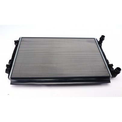 Радіатор охолодження (650x417x24мм) VW Touran II / Фольксваген Туран 2 2015- 58453 NRF (Нідерланди)