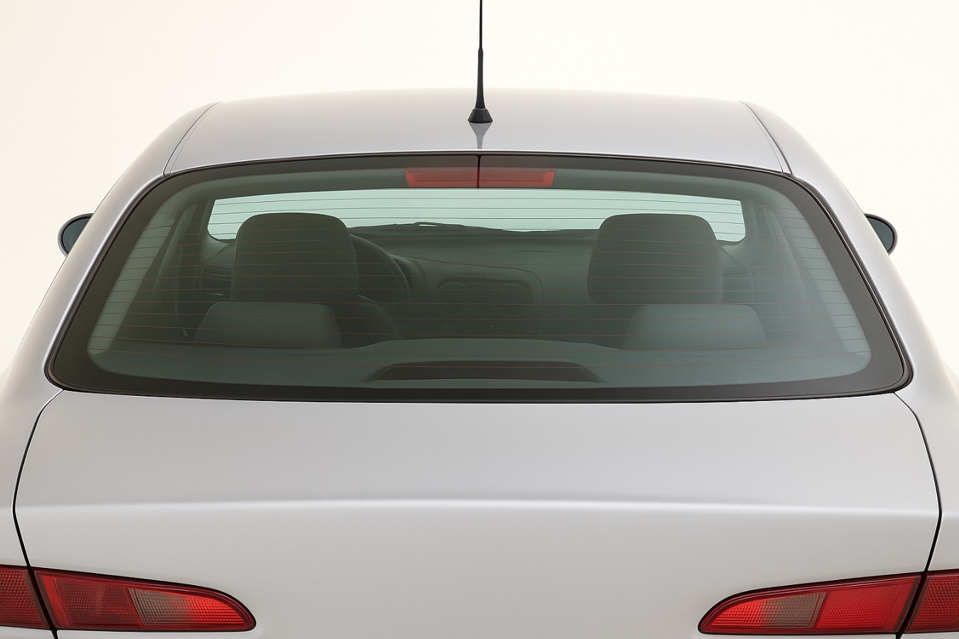 Заднее стекло на Альфа Ромео 156 1997-2005