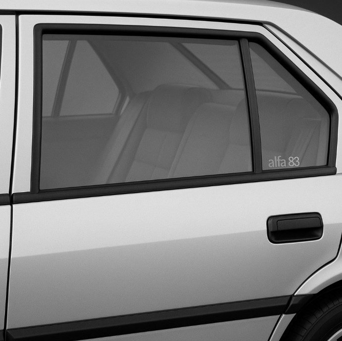 Боковое стекло Alfa Romeo 33 передней и задней двери