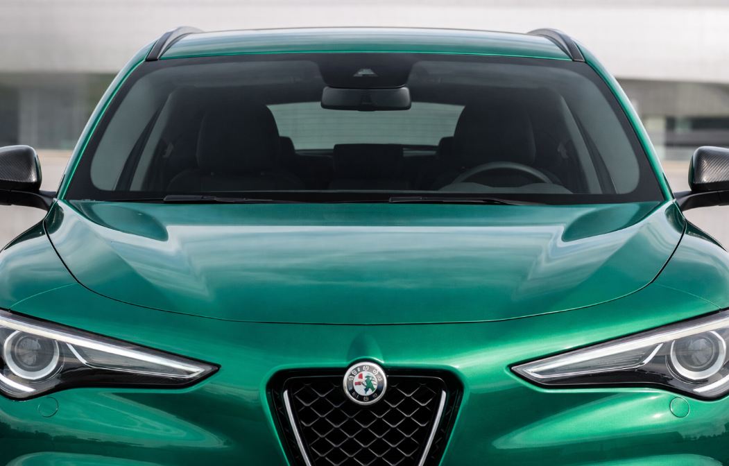 Купити вітрове скло Alfa Romeo Stelvio 2017 - дотепер з обігрівом склоочисника