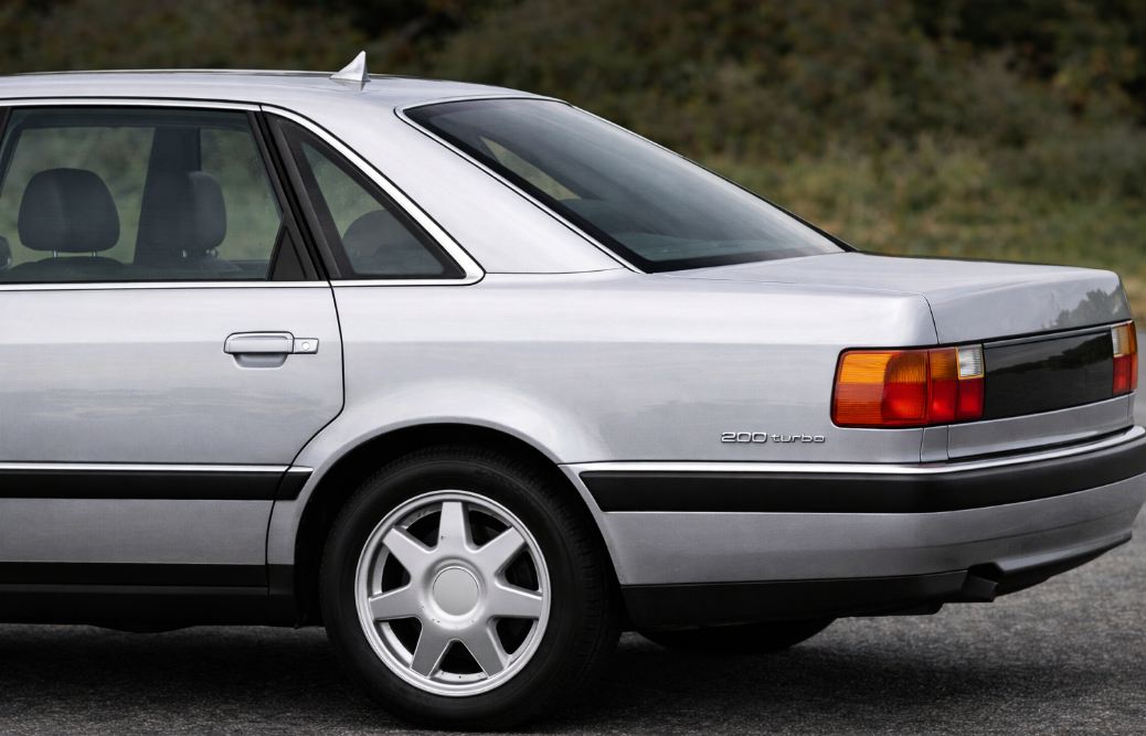 Заднє кузовне скло Ауді 100 1991-1994, автоскло багажника