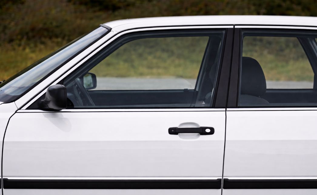 Бічні вікна Audi 80 / 90 1978-1986 - купити опускне вікно передньої та задньої (пасажирської) двері