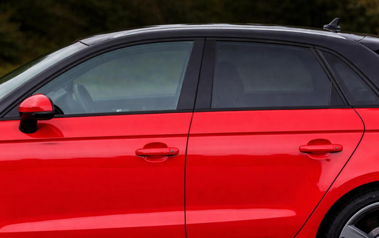 Бокове скло задніх дверей Audi A1 8X 2010-2018 опускне