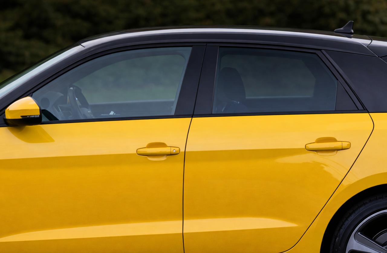 Боковое стекло передней двери Audi A1 GB второго поколения