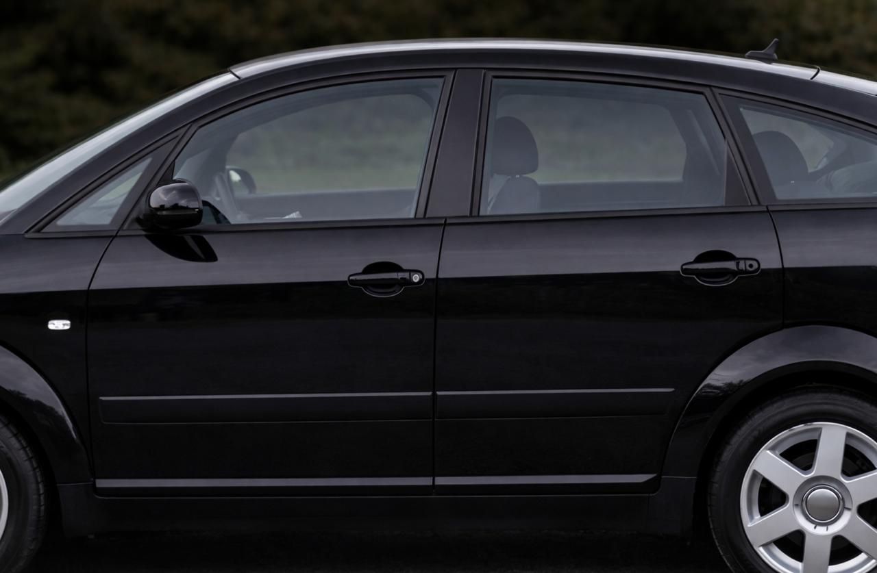 Бокове скло задніх дверей Audi A2 8Z загартоване