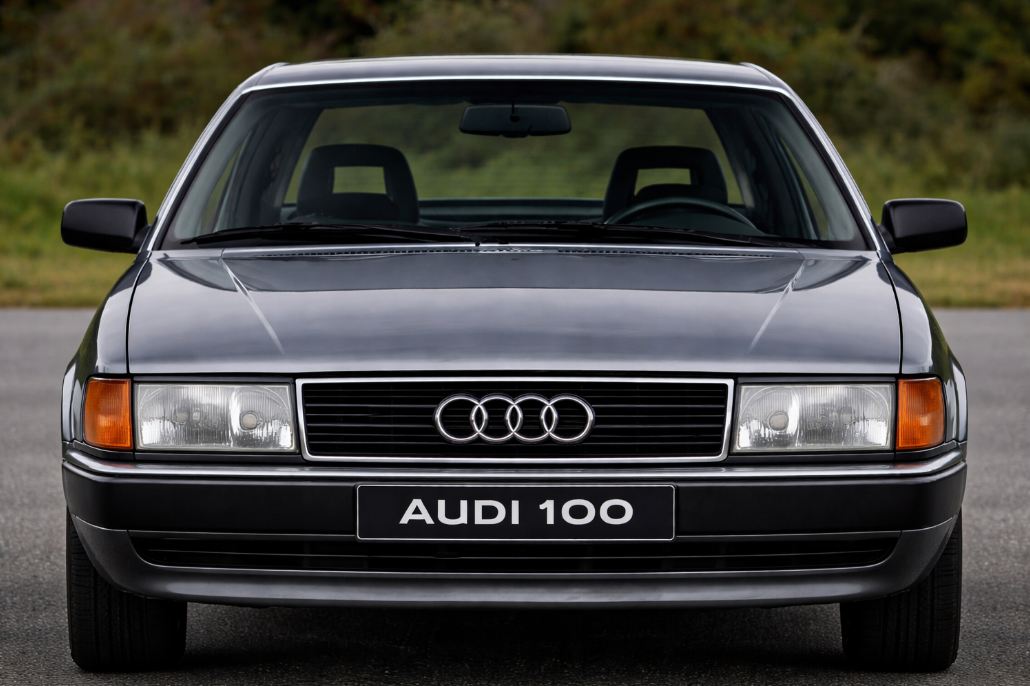 Купити лобове (переднє, вітрове) скло Ауді 100 / 200 1982-1991