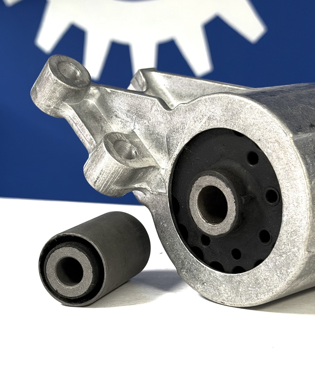 Опора КПП Volkswagen Transporter T4 1990–2003 — оригінал і аналог