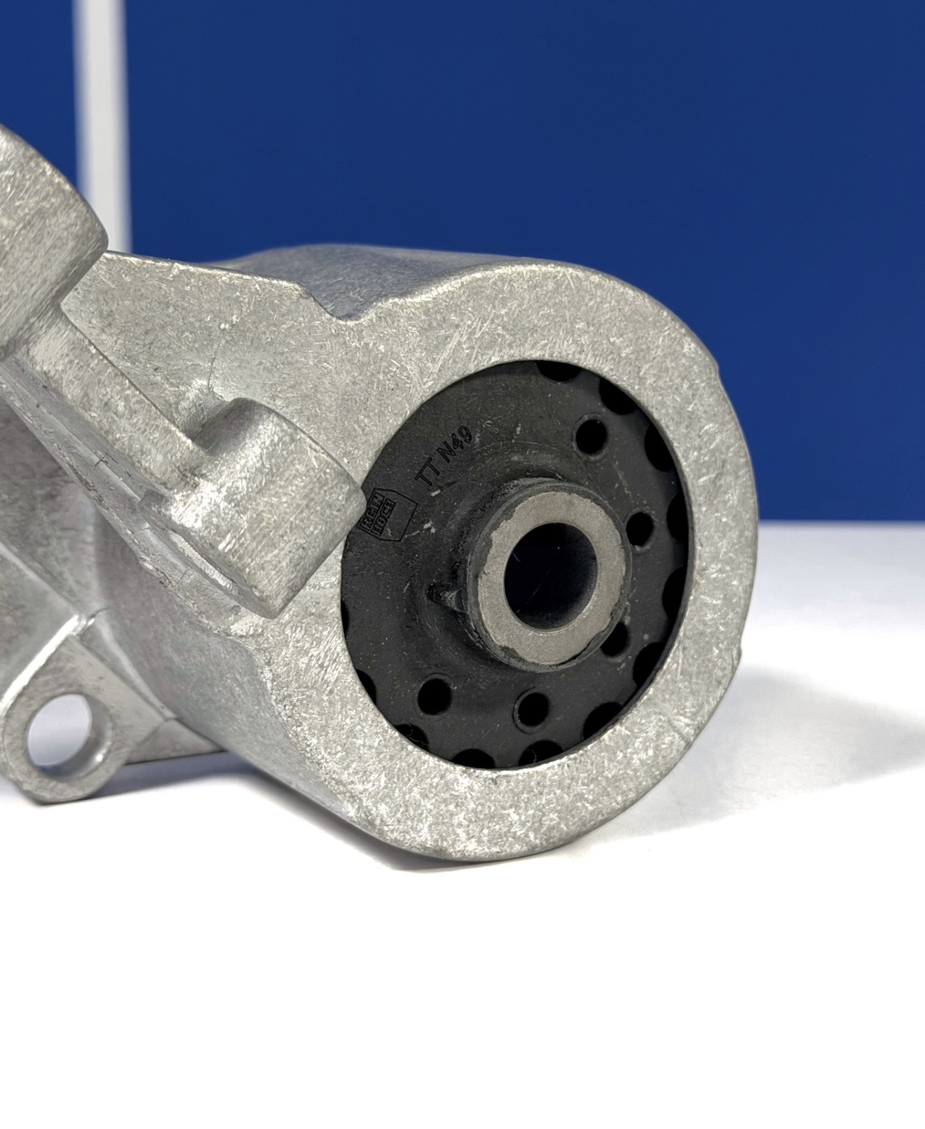 Опора МКПП Фольксваген Т4 2.5 TDI — оригинал и аналог в наличии