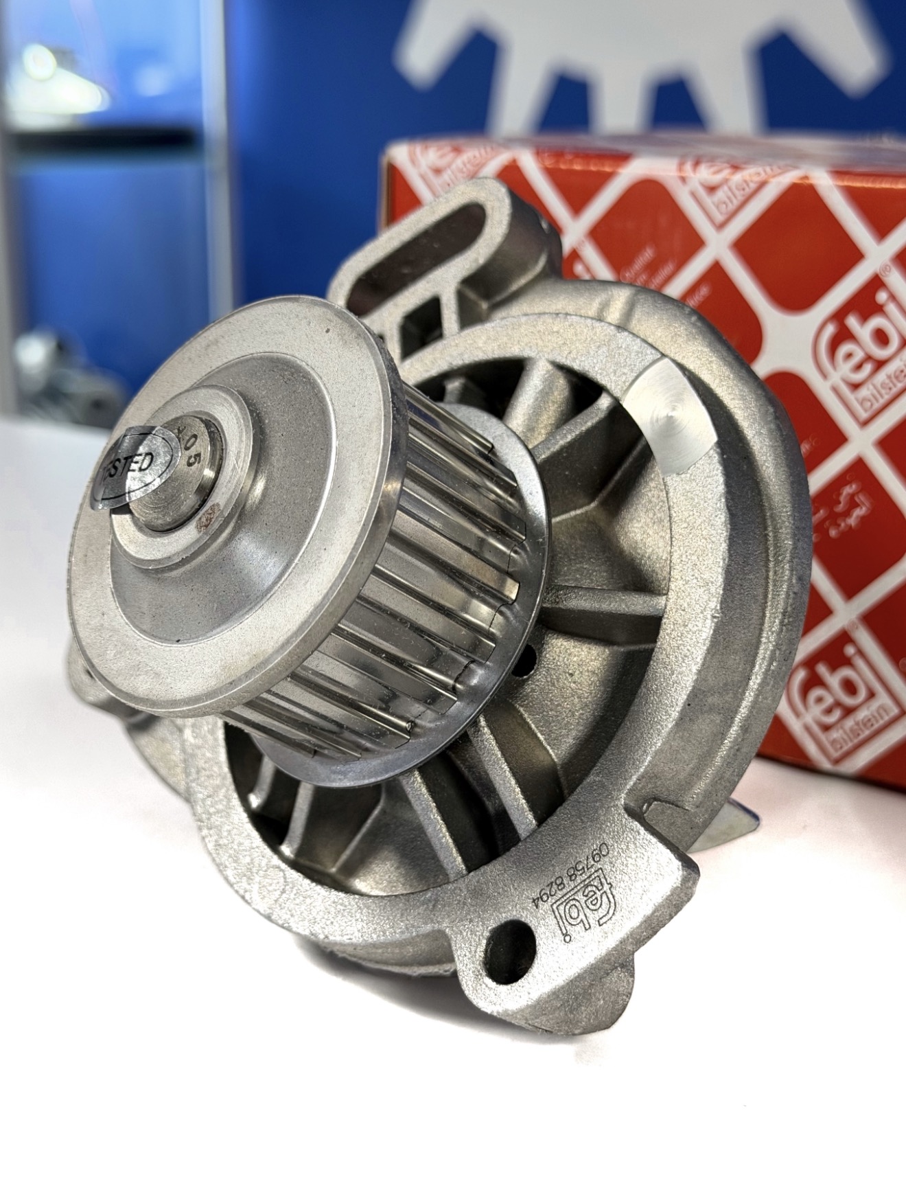 Оригинальная помпа охлаждения Фольксваген Т4