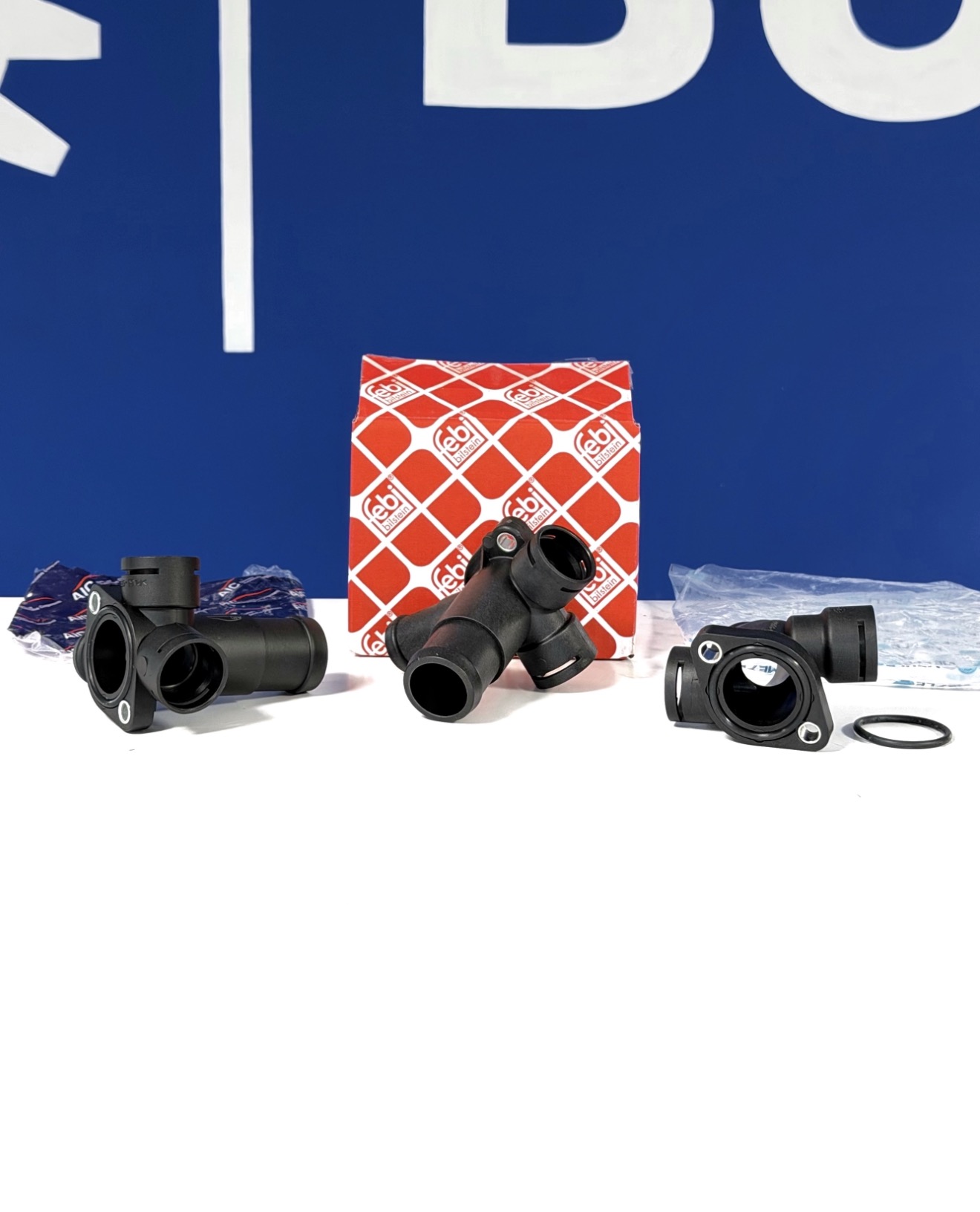 Фланец системы охлаждения Volkswagen Transporter T4 1990-2003 - водяной, патрубковый